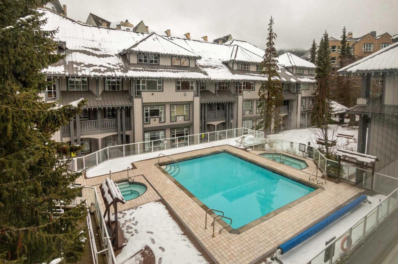 Bright Suite At Ski In/Out Glacier Lodge! 휘슬러 외부 사진